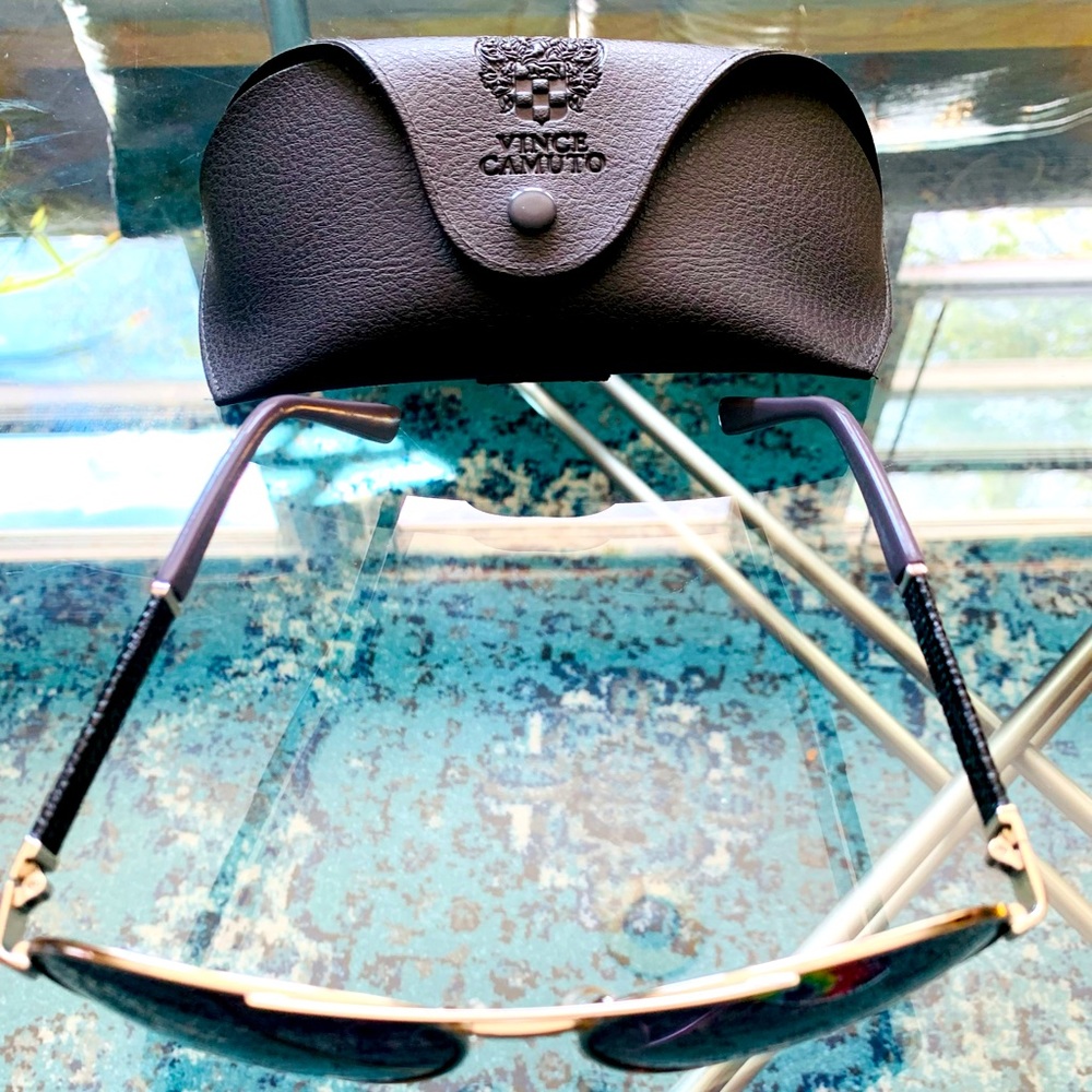 ✨Vince Camuto✨Silver & Gray Aviator Sunglasses (VC596; 165 mm) W/Gray Logo Case